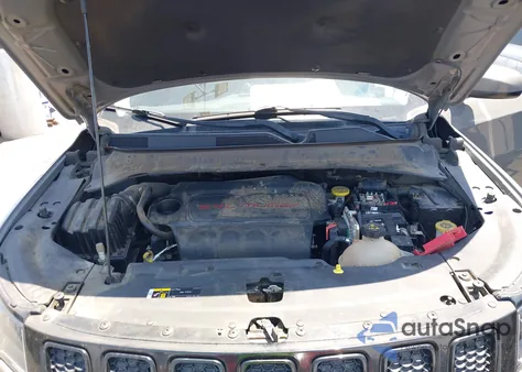 2019 Jeep Compass Upland Edition 4X4 из США, поврежденный, VIN 3C4NJDAB0KT760803